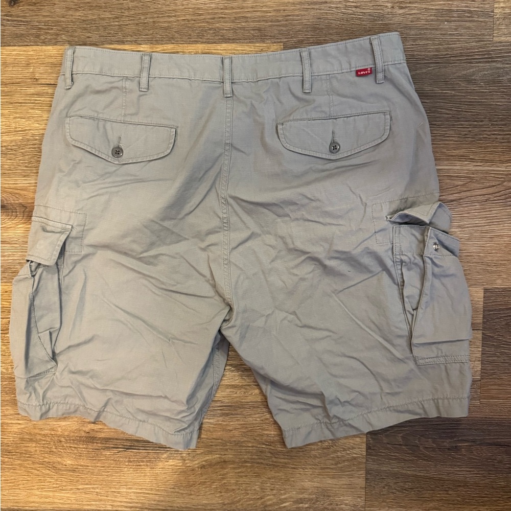 Levi's Men's Grey Cargo Shorts Size 38 - Picture 4 of 8